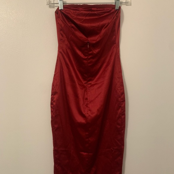 Oh Polly Red Satin High Slit Dress - Picture 6 of 6